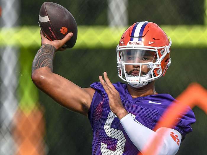 D.J. Uiagalelei throws in fall camp